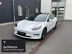 Weiß Gebraucht 2021 Tesla Model 3 Long Range Limousine | 30.700 € (Fairer Preis)