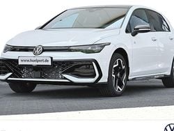 Pure white schwarz Gebraucht 2025 VW Golf VIII R-line Limousine | 35.880 € (Etwas zu teuer)