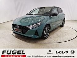 Mangrove green/ phantom black / mic Gebraucht 2022 Hyundai i20 Prime Limousine | 17.999 € (Guter Preis)