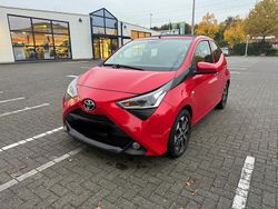 Rot Gebraucht 2018 Toyota Aygo X-play Kleinwagen | 10.600 € (Fairer Preis)