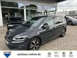 Grau Gebraucht 2024 VW Touran Highline Van / Kleinbus | 43.440 €