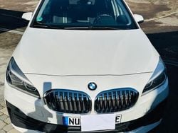 Weiß Gebraucht 2018 BMW 225 Active Tourer iPerformance Van / Kleinbus | 13.950 € (Guter Preis)