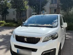 Weiß Gebraucht 2019 Peugeot Traveller Van / Kleinbus | 29.500 € (Fairer Preis)