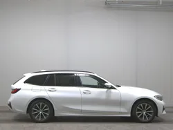 Weiss Gebraucht 2022 BMW 318 Sport Line Kombi | 18.690 € (Superpreis)