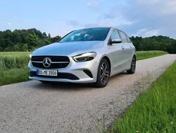 Silber Gebraucht 2025 Mercedes B180 Van / Kleinbus | 37.000 €