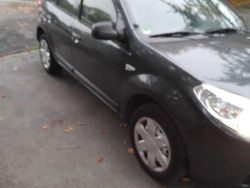 Schwarz Gebraucht 2009 Dacia Sandero Kleinwagen | 550 € (Guter Preis)