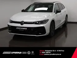 Pure white / grenadillschwarz Neu 2024 VW Passat R-line Kombi | 63.100 €