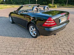 Schwarz Gebraucht 2002 Mercedes SLK200 Cabrio | 7.900 €