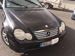 Schwarz Gebraucht 2002 Mercedes C220 Coupé | 2.800 € (Fairer Preis)