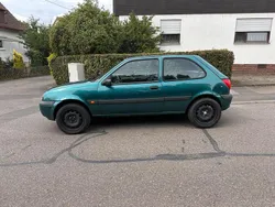 Grün Gebraucht 2001 Ford Fiesta Kleinwagen | 550 € (Guter Preis)