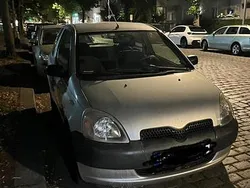 Grau Gebraucht 2002 Toyota Yaris Kleinwagen | 1.500 € (Fairer Preis)
