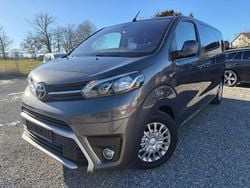 Grau Gebraucht 2018 Toyota Verso Comfort Van / Kleinbus | 13.950 € (Fairer Preis)