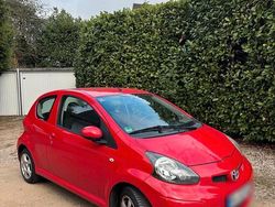 Rot Gebraucht 2009 Toyota Aygo Kleinwagen | 1.300 € (Fairer Preis)