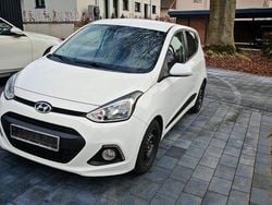 Weiß Gebraucht 2016 Hyundai i10 Passion Plus Kleinwagen | 7.800 € (Fairer Preis)
