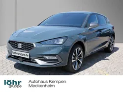 Blau Neu 2025 Seat Leon FR Limousine | 38.930 €
