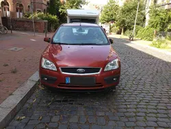 Rot Gebraucht 2005 Ford Focus Titanium Limousine | 2.000 € (Superpreis)