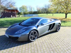 Grau (metallic) Gebraucht 2012 McLaren MP4-12C Coupé | 109.900 €
