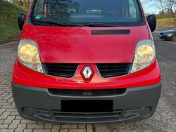 Rot Gebraucht 2010 Opel Vivaro Van / Kleinbus | 7.600 €