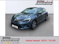 Titaniumgrau metallic Gebraucht 2022 Renault Clio V Bose Edition Kleinwagen | 20.950 € (Fairer Preis)