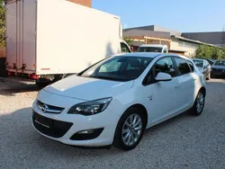 Weiß Gebraucht 2012 Opel Astra Limousine | 4.490 € (Fairer Preis)