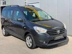 Grau Gebraucht 2015 Dacia Dokker Lauréate Van | 9.850 € (Etwas zu teuer)