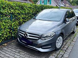 Grau Gebraucht 2016 Mercedes B160 Style Van / Kleinbus | 15.700 €