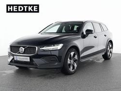 Onyx black / Gebraucht 2023 Volvo V60 CC Plus Kombi | 36.550 € (Guter Preis)