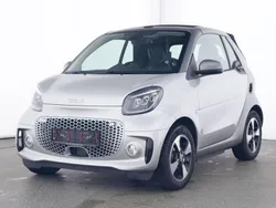 Cool silver (metallic) Gebraucht 2024 Smart ForTwo Electric Drive Exclusive Cabrio | 18.888 € (Fairer Preis)