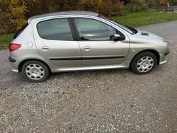 Silber Gebraucht 2006 Peugeot 206 Limousine | 1.050 € (Guter Preis)