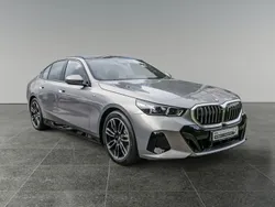 Grau Gebraucht 2024 BMW 520 M Sport Limousine | 51.990 € (Superpreis)