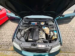 Grün Gebraucht 1996 Audi A4 Limousine | 1.000 € (Guter Preis)
