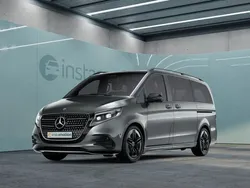 Grau Gebraucht 2024 Mercedes V300 Van / Kleinbus | 87.000 €