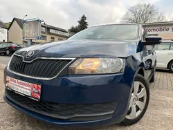 Blau Gebraucht 2017 Skoda Rapid Limousine | 3.799 € (Fairer Preis)