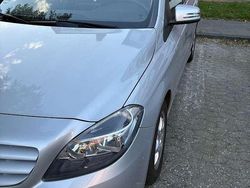 Grau Gebraucht 2014 Mercedes B180 Van / Kleinbus | 12.900 € (Fairer Preis)