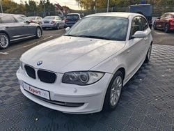 Weiß Gebraucht 2007 BMW 118 Coupé Advantage Coupé | 1.999 € (Guter Preis)