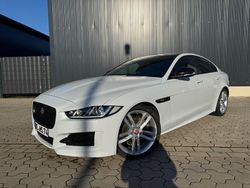 Weiß Gebraucht 2017 Jaguar XE R-Sport Limousine | 17.490 € (Fairer Preis)