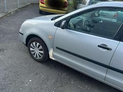 Grau Gebraucht 2004 VW Polo Basis Limousine | 1.300 € (Fairer Preis)