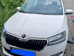 Weiß Gebraucht 2018 Skoda Fabia Kleinwagen | 8.200 € (Fairer Preis)