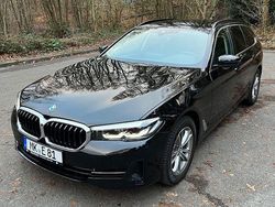 Schwarz Gebraucht 2023 BMW 520 M Sport Kombi | 33.499 € (Superpreis)