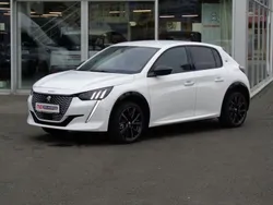 Weiß Gebraucht 2023 Peugeot e-208 GT Kleinwagen | 24.490 € (Etwas zu teuer)