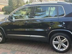Deep black perleffekt Gebraucht 2014 VW Tiguan Life SUV | 10.599 € (Fairer Preis)