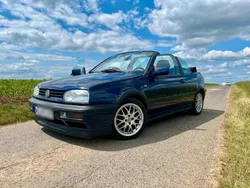 Blau Gebraucht 1998 VW Golf Cabriolet Edition Cabrio | 4.500 € (Teuer)