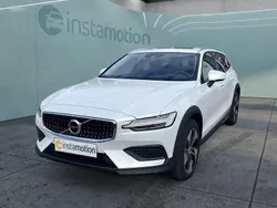 Weiß Gebraucht 2022 Volvo V60 Kombi | 36.499 € (Fairer Preis)