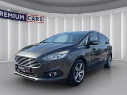 Grau Gebraucht 2017 Ford S-MAX Titanium Van / Kleinbus | 10.990 € (Fairer Preis)