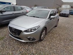 Grau Gebraucht 2015 Mazda 3 Sports-Line Limousine | 5.700 € (Guter Preis)