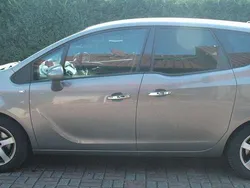Grau Gebraucht 2010 Opel Meriva Innovation Van / Kleinbus | 1.999 € (Superpreis)