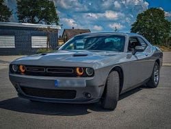 Grau Gebraucht 2020 Dodge Challenger SXT Coupé | 31.999 € (Etwas zu teuer)
