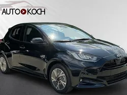 Schwarz Neu 2025 Toyota Yaris Hybrid Limousine | 23.690 € (Guter Preis)