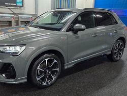 Grau Gebraucht 2020 Audi Q3 S-Line SUV | 30.900 € (Guter Preis)