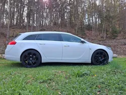 Weiß Gebraucht 2012 Opel Insignia Eco Kombi | 6.900 € (Fairer Preis)